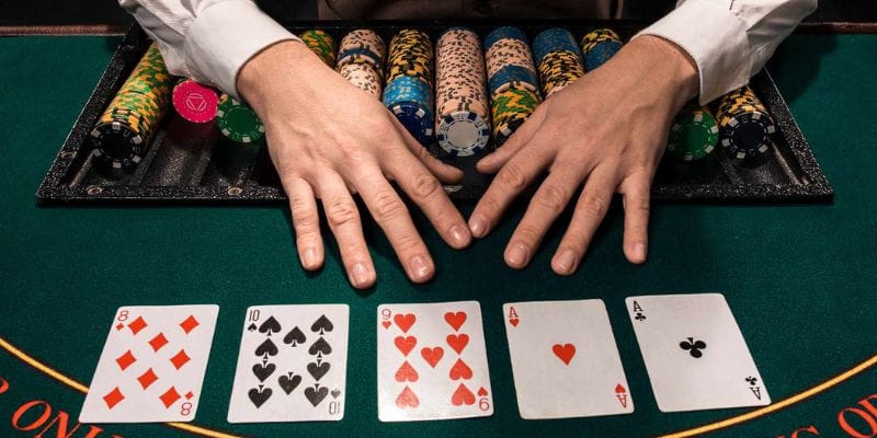 Cách chơi live poker tuy dài nhưng cực kỳ dễ tiếp cận cho tân thủ